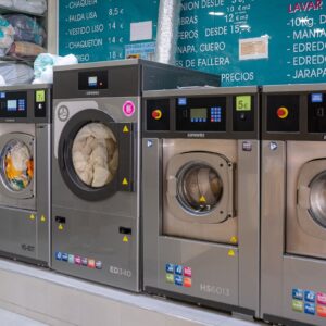 lavandería de autoservicio en Valencia - paredes