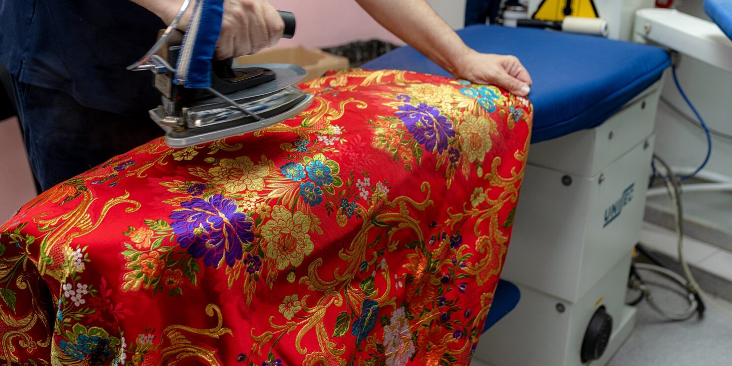 tintorería para vestido de fallas en Valencia – plancha tintorería para vestido de fallas en Valencia - plancha